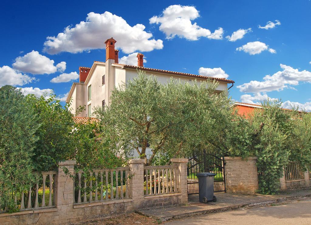 Apartments Nera Fazana Exterior photo